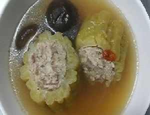 ต้มจืดมะระยัดไส้