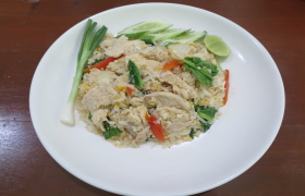ข้าวผัด ไก่