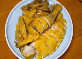 ไก่ต้มน้ำปลา 1 ตัว